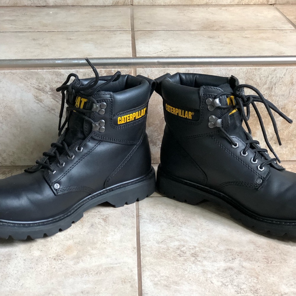 CATERPILLAR men’s boots - Picture 2 of 9